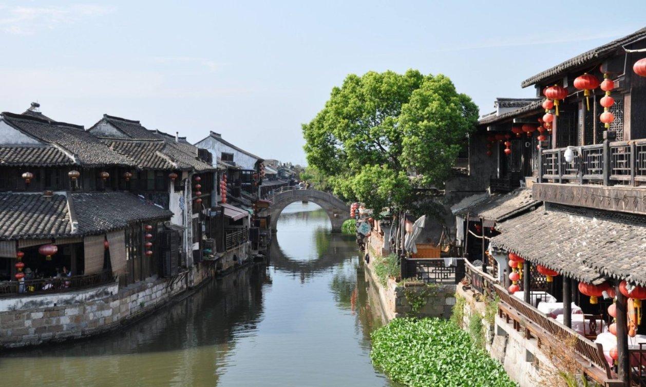 旗市场监督管理局联合多部门开展文化市场节前专项检查