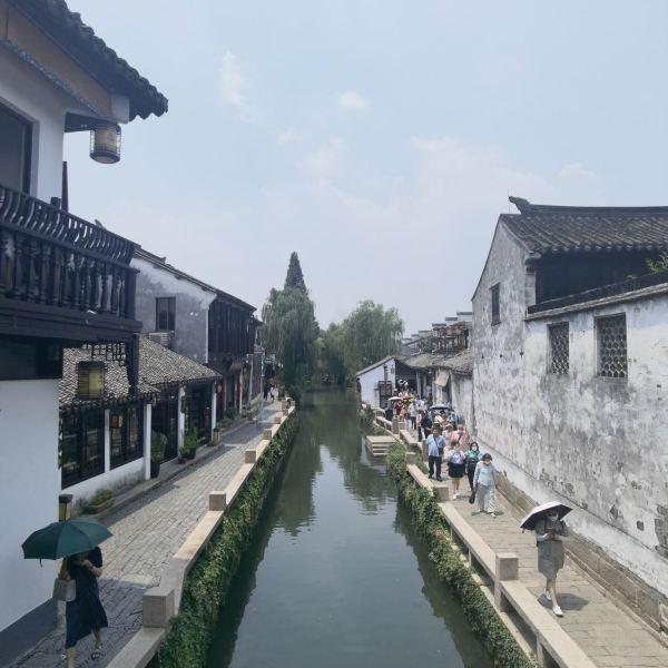 逃离森林边缘
